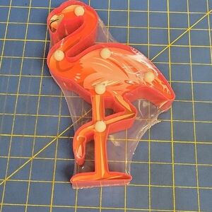 Flamingo Bird Pink Light Up Bsttery Operated 6" x 9" x 1.25"